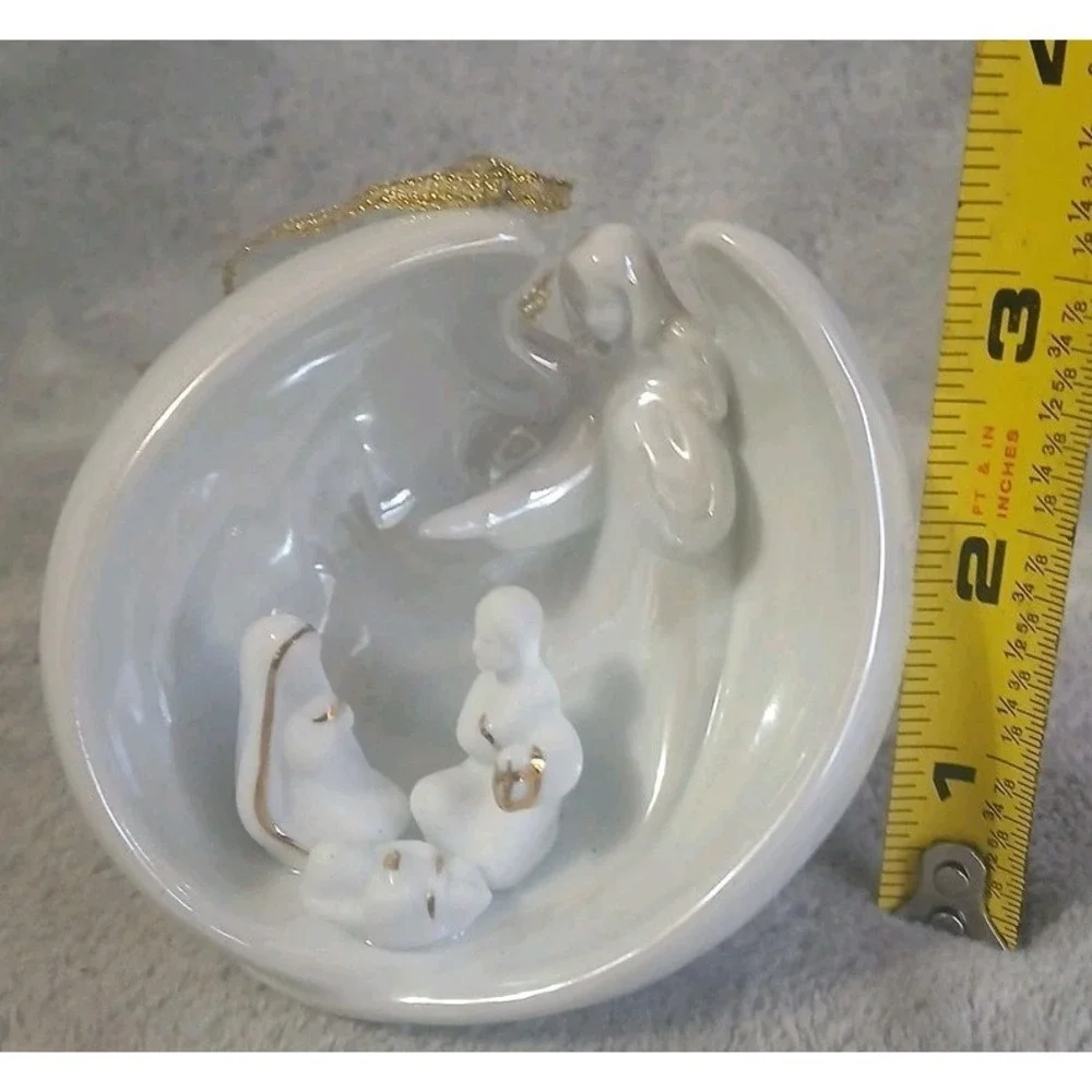Apple Tree Design Lighted Christmas Nativity Ornament Angel Holy Family 3 Inch‎